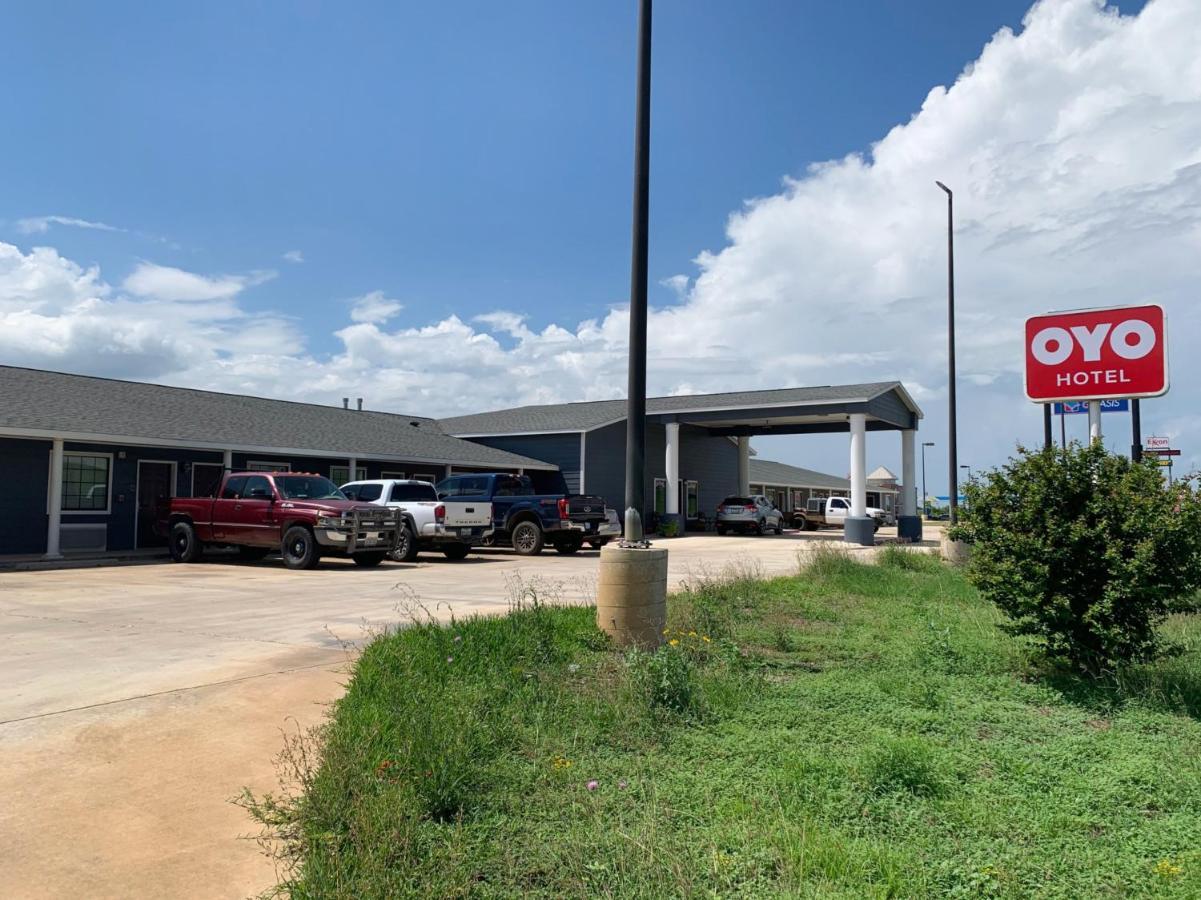 Oyo Hotel Pearsall I-35 West Zewnętrze zdjęcie