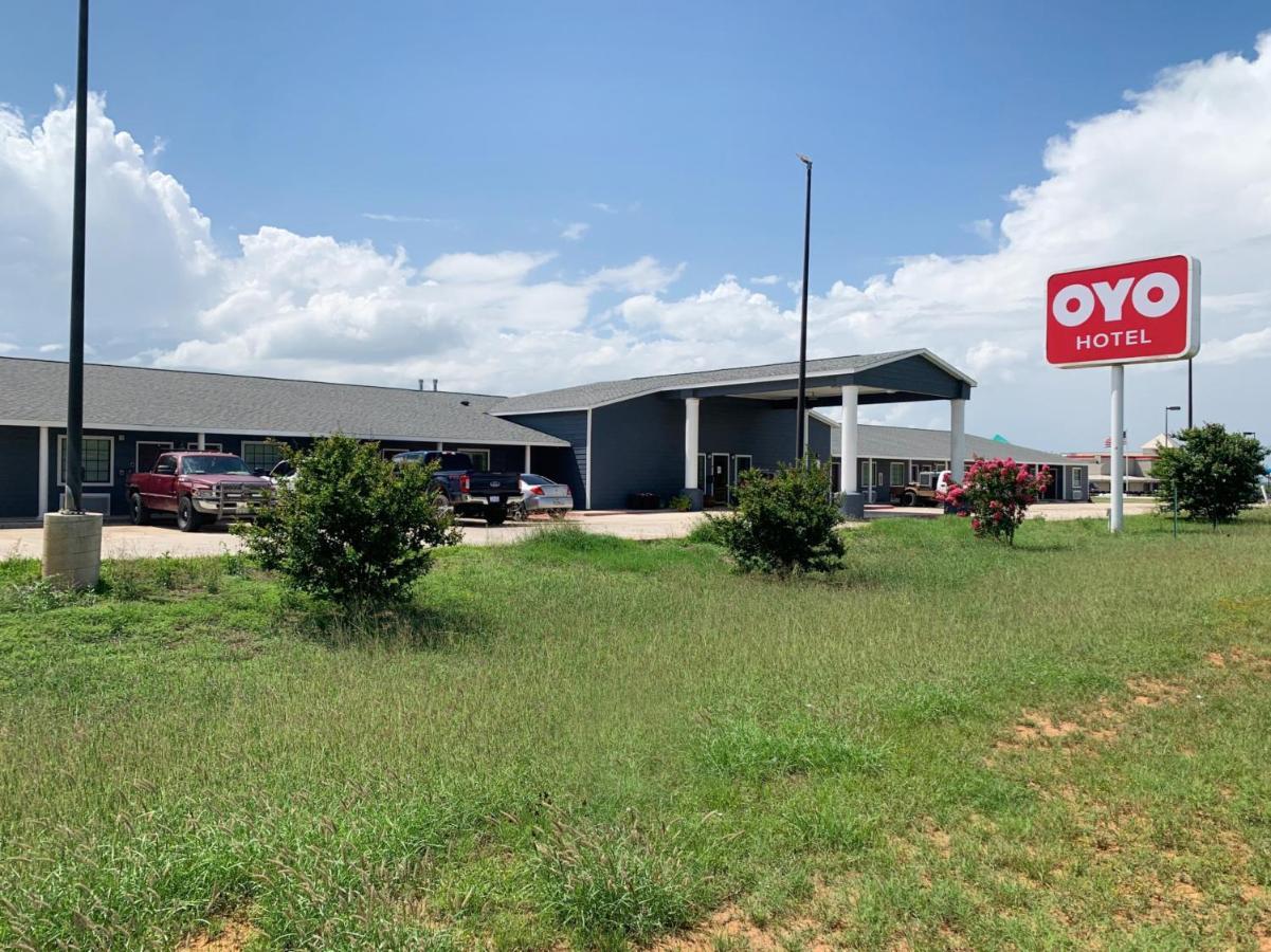 Oyo Hotel Pearsall I-35 West Zewnętrze zdjęcie