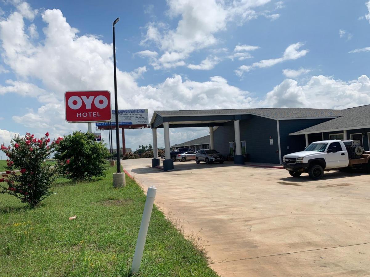 Oyo Hotel Pearsall I-35 West Zewnętrze zdjęcie