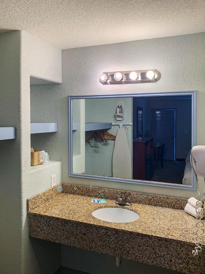 Oyo Hotel Pearsall I-35 West Zewnętrze zdjęcie