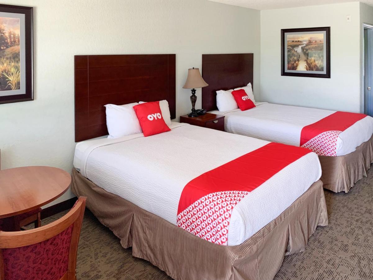 Oyo Hotel Pearsall I-35 West Zewnętrze zdjęcie