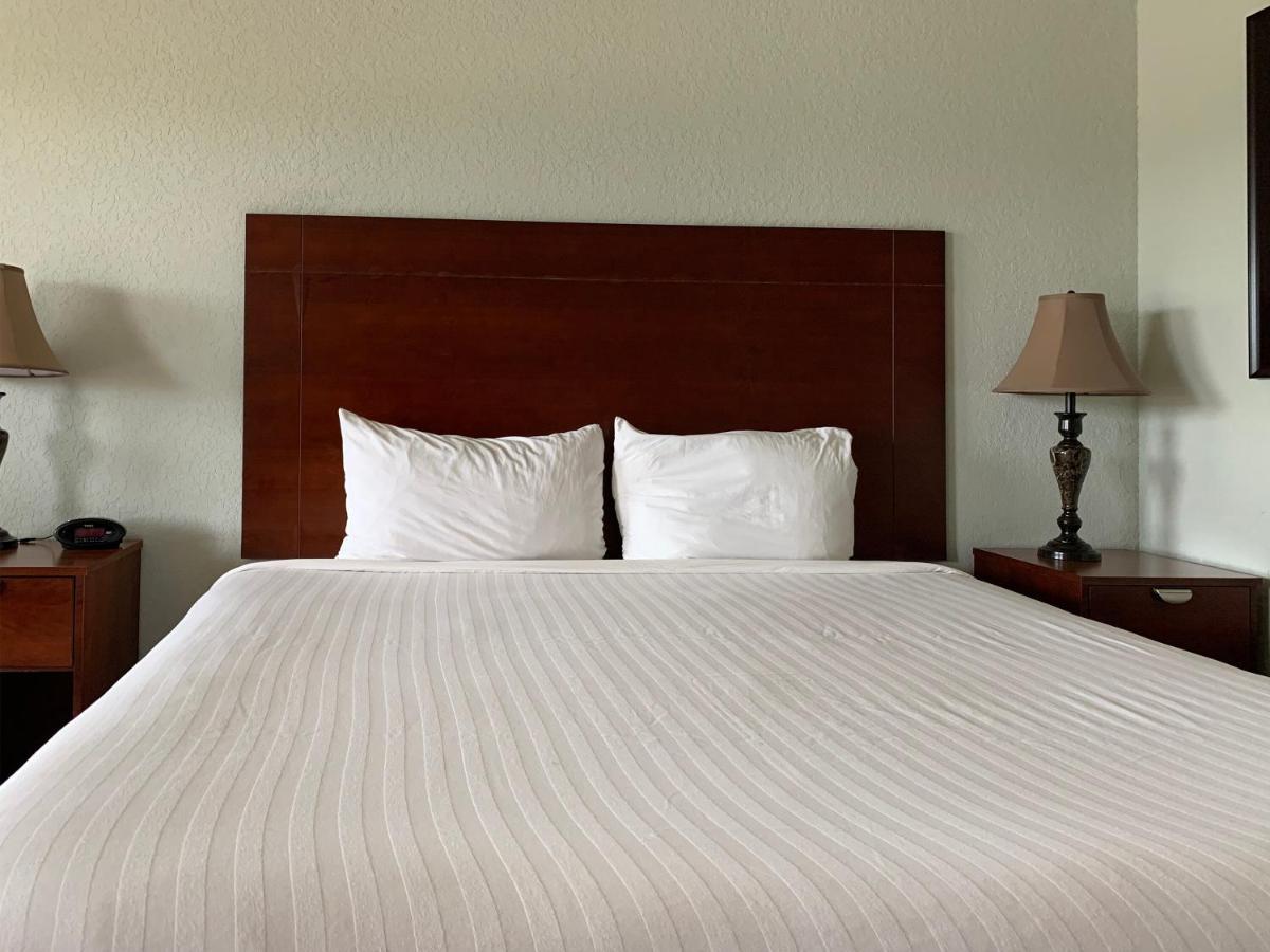 Oyo Hotel Pearsall I-35 West Zewnętrze zdjęcie