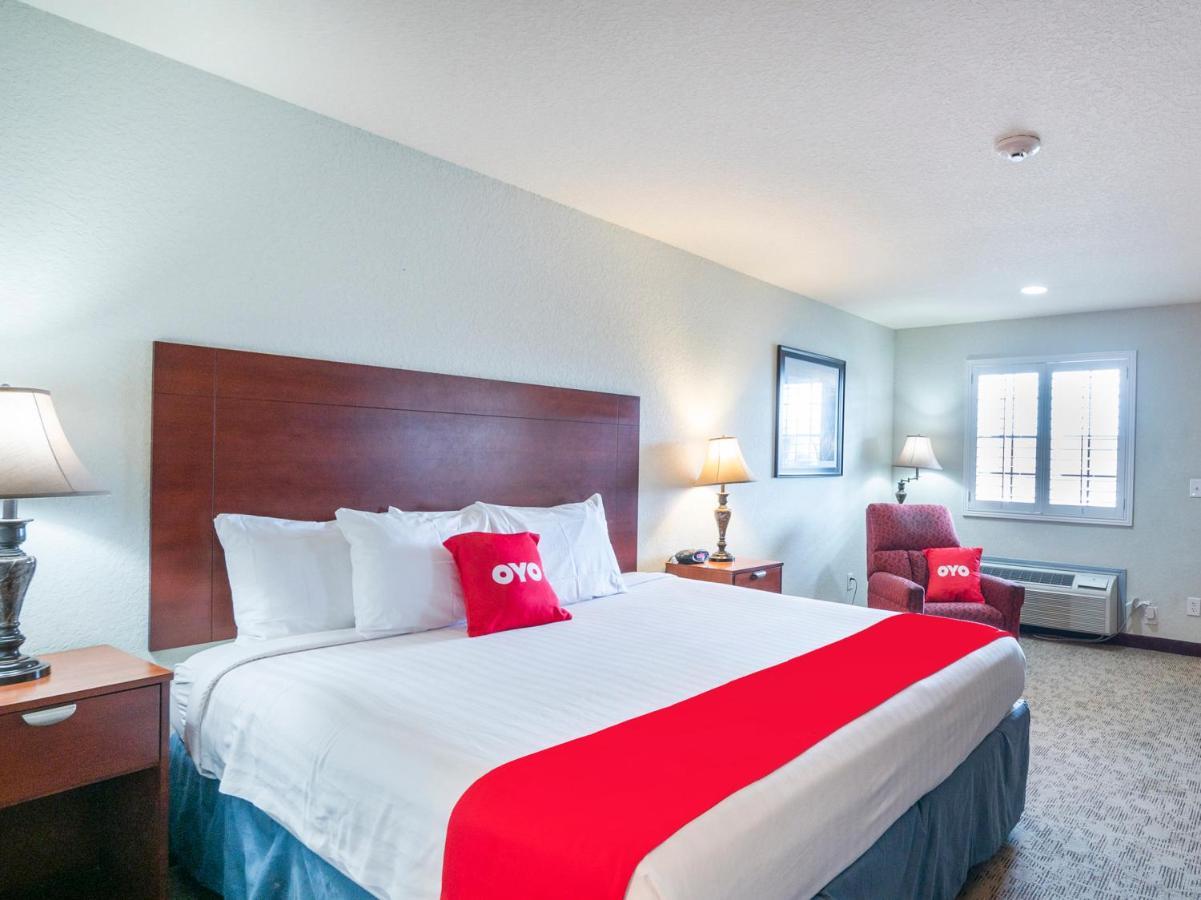 Oyo Hotel Pearsall I-35 West Zewnętrze zdjęcie