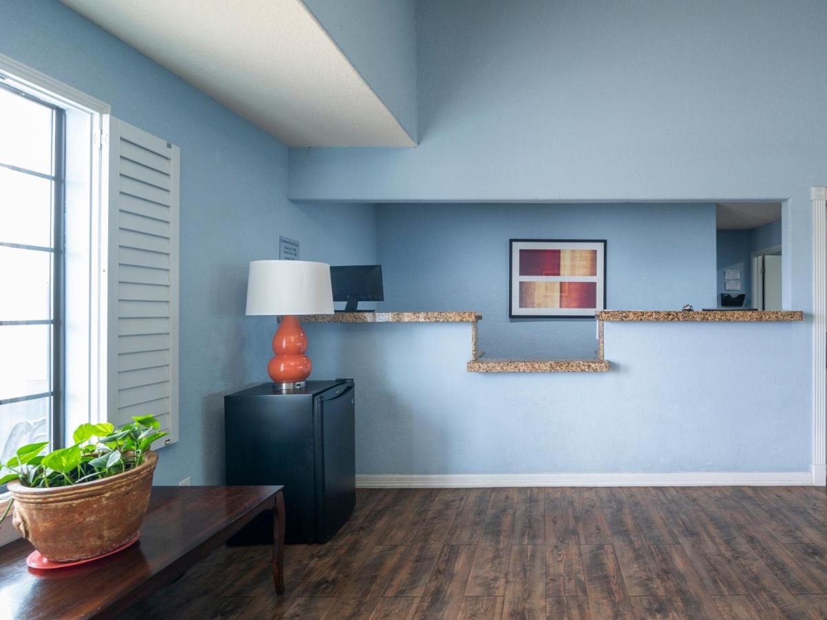 Oyo Hotel Pearsall I-35 West Zewnętrze zdjęcie