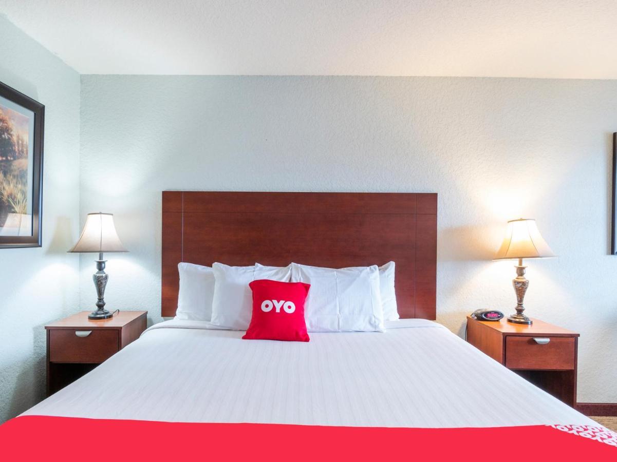 Oyo Hotel Pearsall I-35 West Zewnętrze zdjęcie