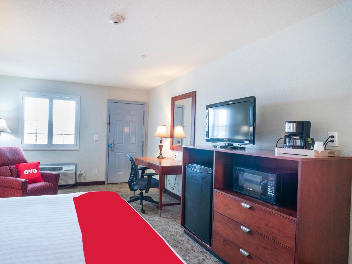 Oyo Hotel Pearsall I-35 West Zewnętrze zdjęcie