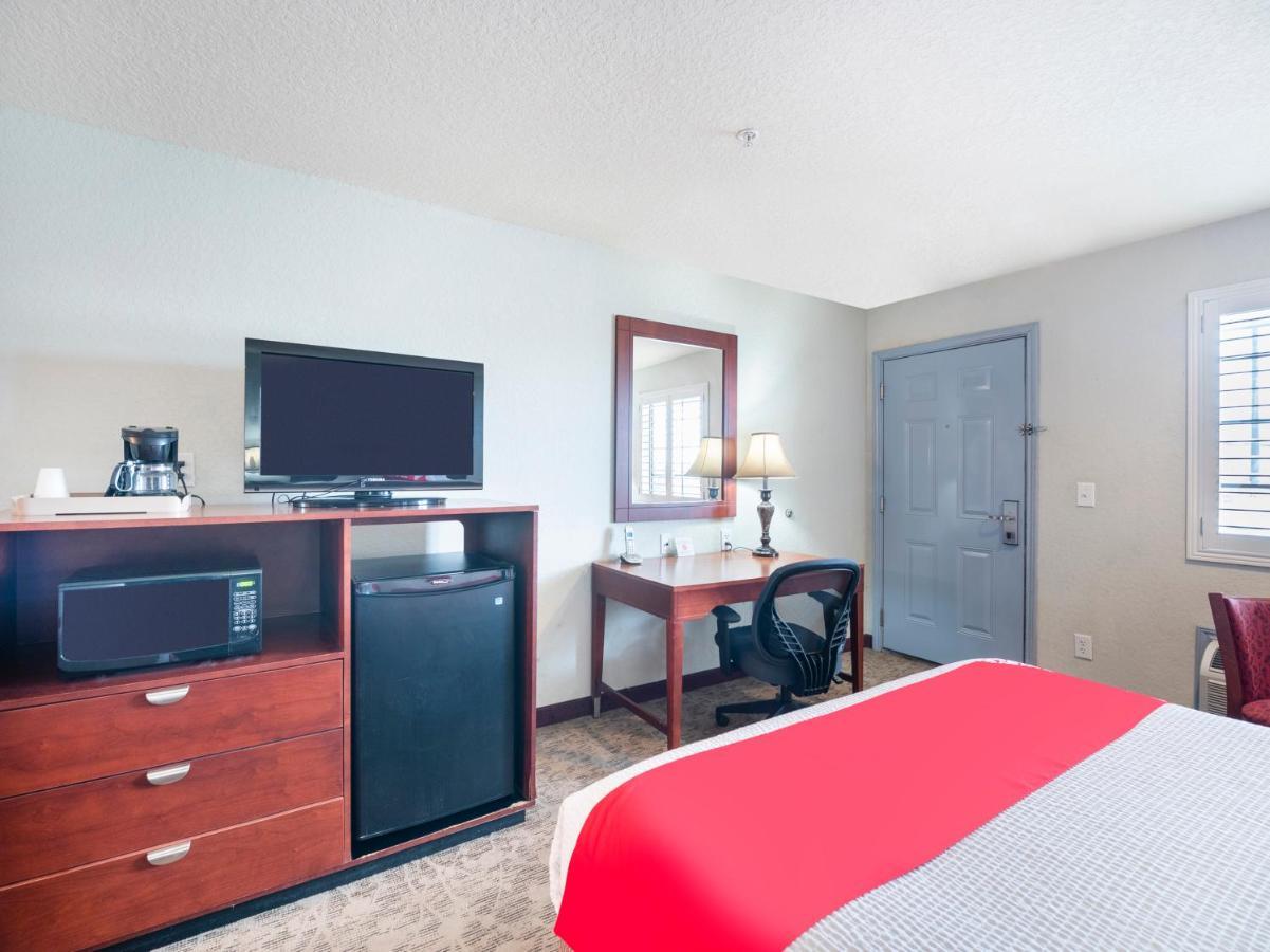 Oyo Hotel Pearsall I-35 West Zewnętrze zdjęcie
