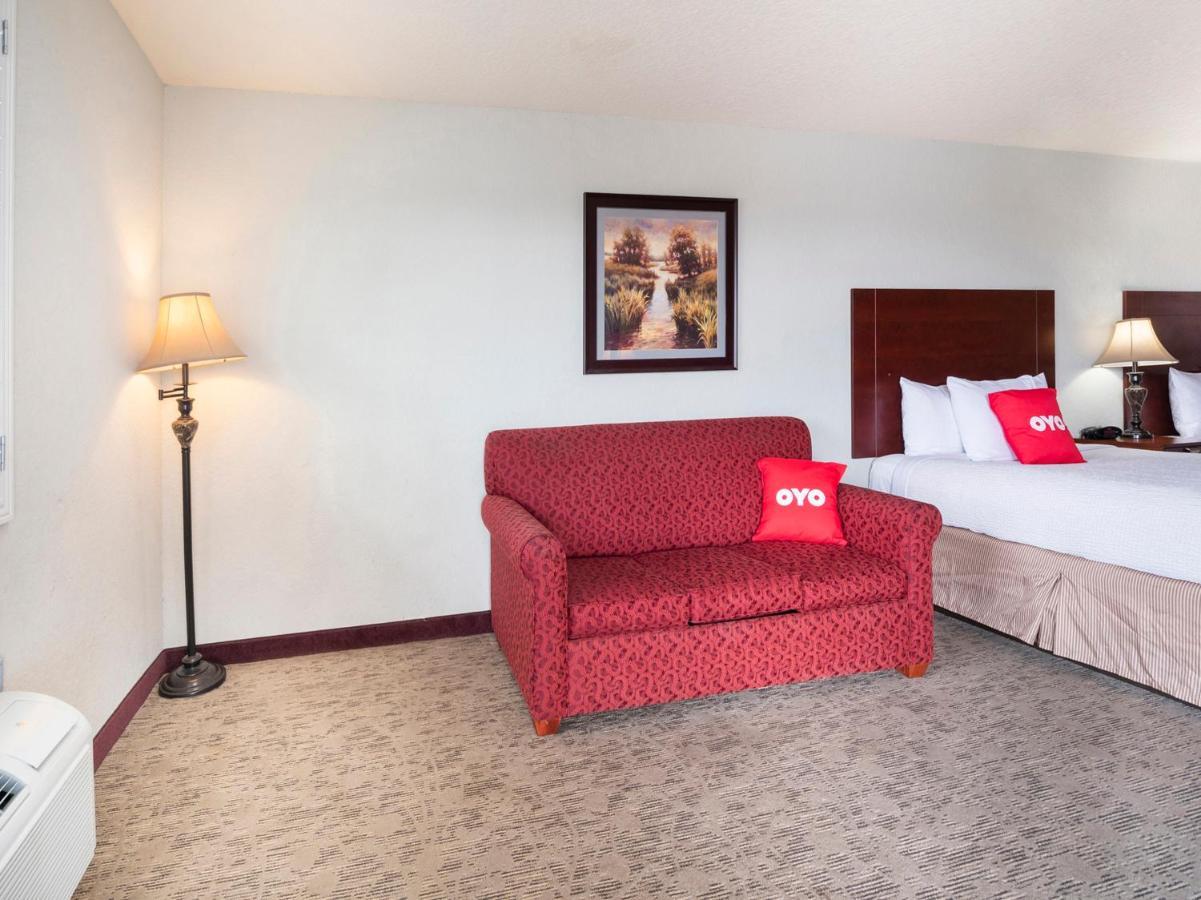 Oyo Hotel Pearsall I-35 West Zewnętrze zdjęcie