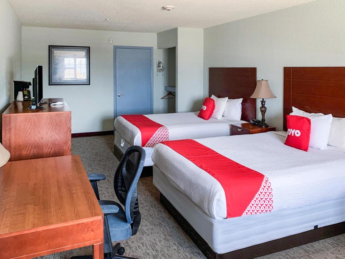 Oyo Hotel Pearsall I-35 West Zewnętrze zdjęcie
